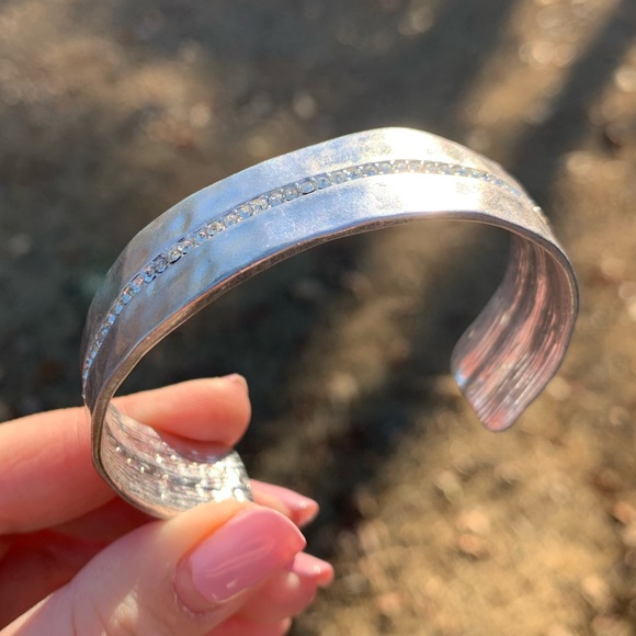 NWT Dimpled Rhinestone Metal Cuff - Picture 2 of 12